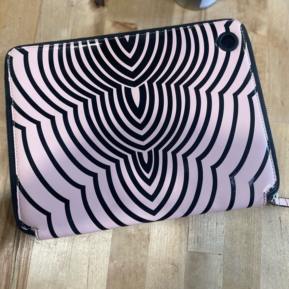 Marc by Marc Jacobs Graphic Patent Multi iPad / Tablet Case Cover Sleeve 8 x 10 - Picture 2 of 11